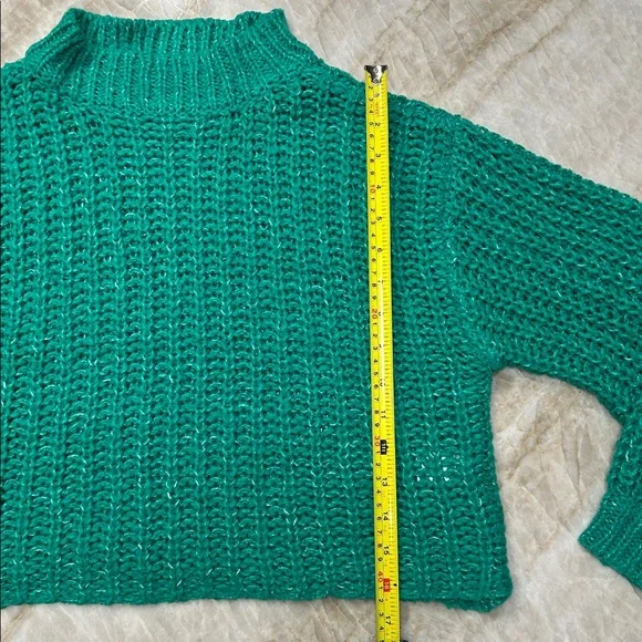 Women’s Saltwater LUXE Kelly Green Cropped Mock NeckSweater – Oversized| Small - Picture 4 of 6